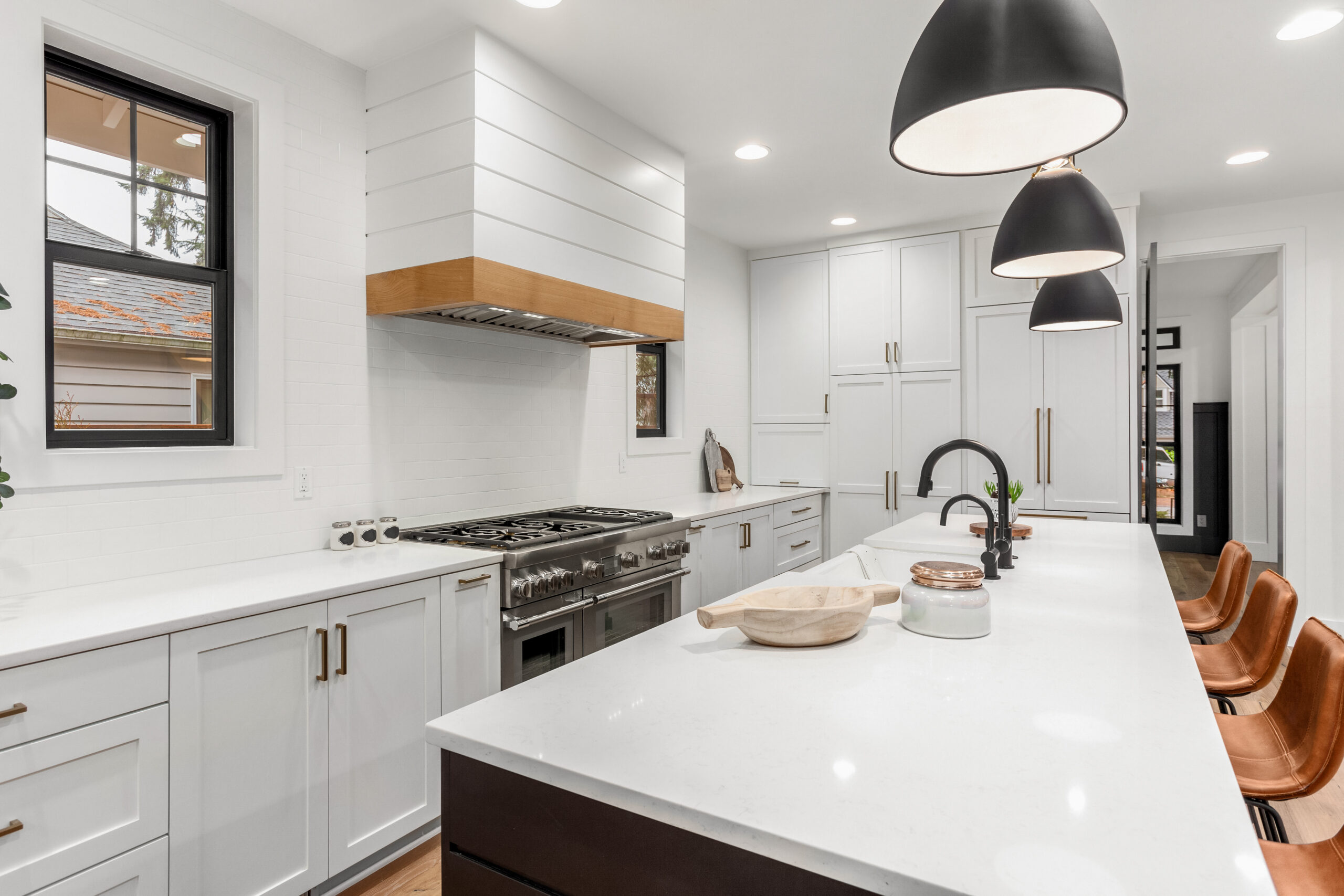 Beautiful,White,Kitchen,With,Dark,Accents,In,New,Modern,Farmhouse